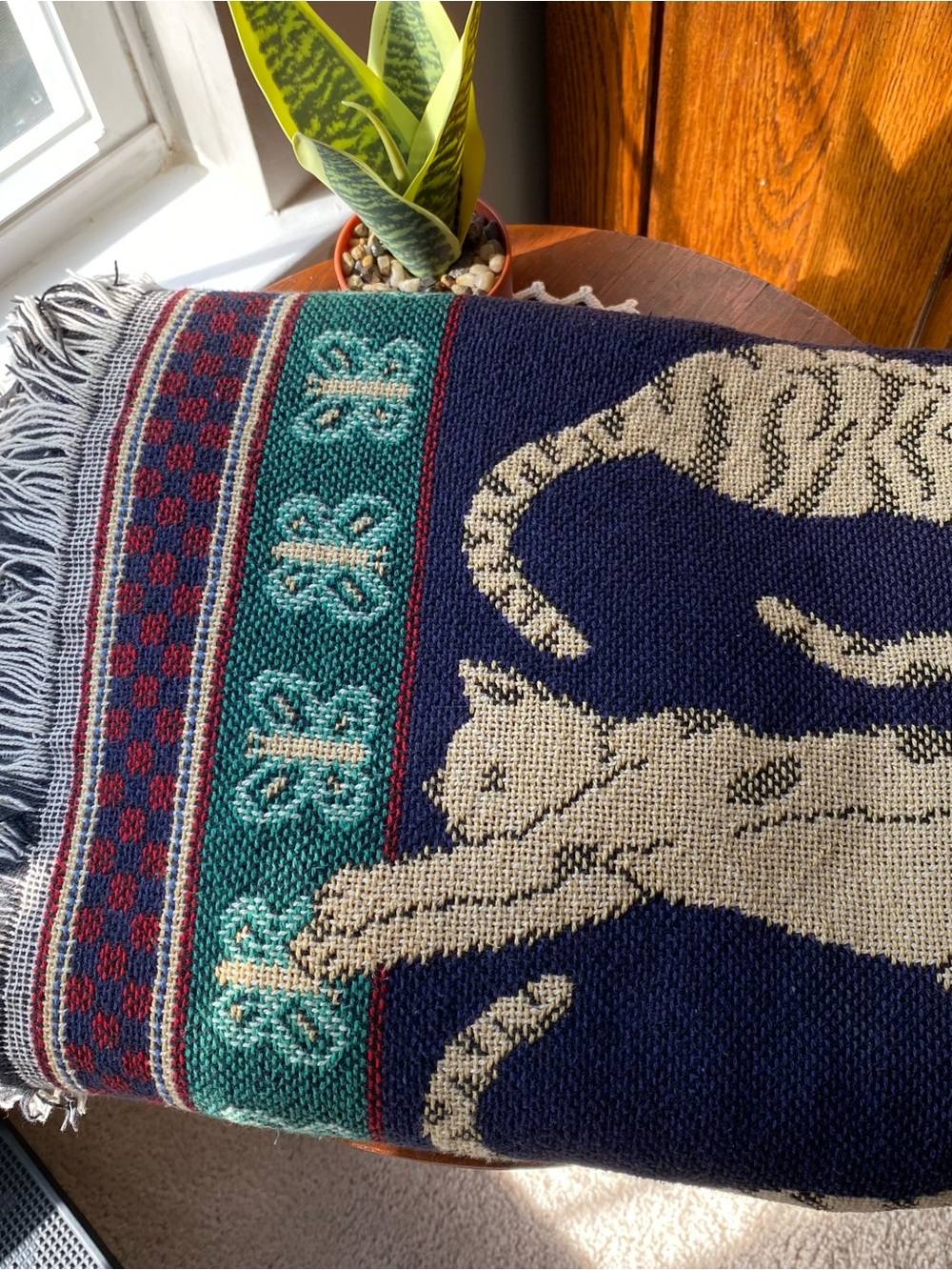 Crown Crafts Woven Cats Patterned Throw Blanket in Navy, Cream, Red & Green EUC - Picture 13 of 14